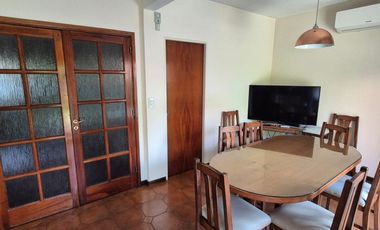 Venta Increíble casa edificada en 2 lotes Gerli