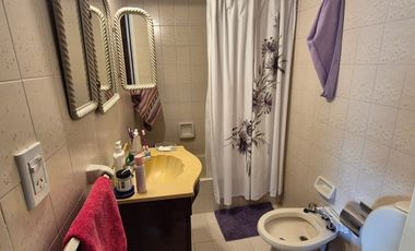 Venta Increíble casa edificada en 2 lotes Gerli