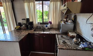 Venta Increíble casa edificada en 2 lotes Gerli