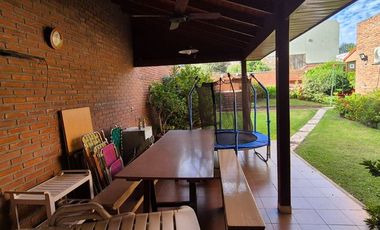 Venta Increíble casa edificada en 2 lotes Gerli