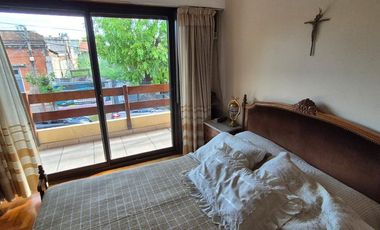 Venta Increíble casa edificada en 2 lotes Gerli