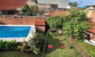Venta Increíble casa edificada en 2 lotes Gerli