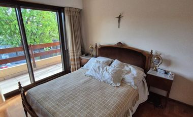 Venta Increíble casa edificada en 2 lotes Gerli