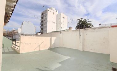 IDEAL PH 5 AMB. CON TERRAZA Y JARDIN PARQUIZADO