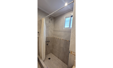 Casa en  Venta - Ostende de excelente calidad de construcción