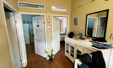 Rumah 2 Lantai Siap Huni Lokasi Strategis, Desain Elegan!