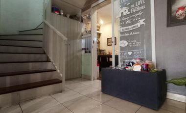 Rumah 2 Lantai Siap Huni Lokasi Strategis, Desain Elegan!