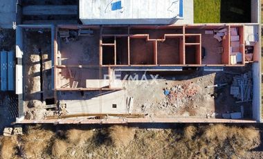 Casa 3 dormitorios a terminar en venta Centenario