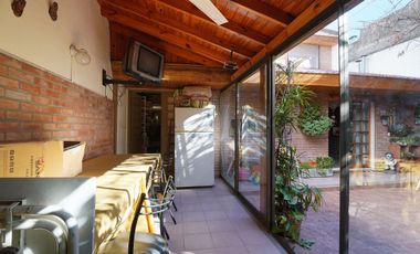 VENTA CASA 5 AMB COGHLAN COCHERA PATIO Y QUINCHO