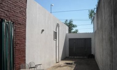 Casa en alquiler en Moron Sur