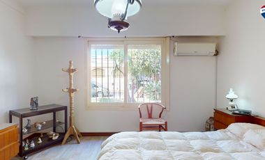 CASA 3 AMBIENTES CON COCHERA Y PARQUE EZPELETA