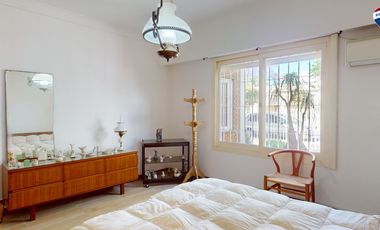 CASA 3 AMBIENTES CON COCHERA Y PARQUE EZPELETA