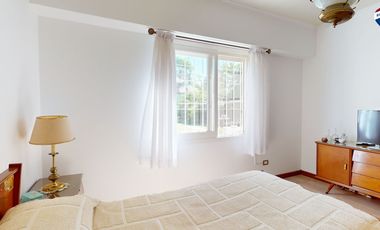 CASA 3 AMBIENTES CON COCHERA Y PARQUE EZPELETA