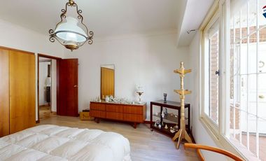 CASA 3 AMBIENTES CON COCHERA Y PARQUE EZPELETA