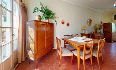 CASA 3 AMBIENTES CON COCHERA Y PARQUE EZPELETA