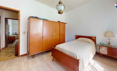 CASA 3 AMBIENTES CON COCHERA Y PARQUE EZPELETA