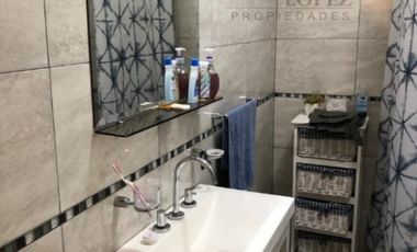 Casa con Departamento en venta en Quilmes Oeste