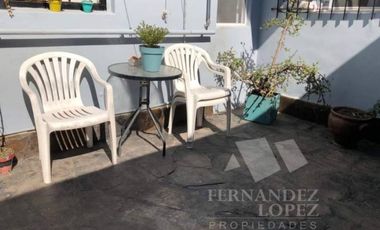 Casa con Departamento en venta en Quilmes Oeste