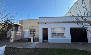 Casa con Departamento en venta en Quilmes Oeste