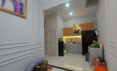 Rumah Townhouse Minimalis Design American Classic di Jagakarsa