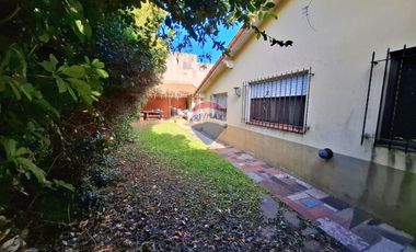 VENTA CASA 4 AMB CON COCHERA Y QUINCHO DON BOSCO