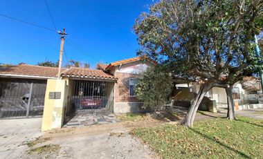 VENTA CASA 4 AMB CON COCHERA Y QUINCHO DON BOSCO