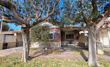 VENTA CASA 4 AMB CON COCHERA Y QUINCHO DON BOSCO