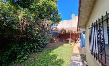 VENTA CASA 4 AMB CON COCHERA Y QUINCHO DON BOSCO