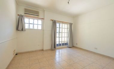 CASA + DPTOS EN VENTA EN TEMPERLEY
