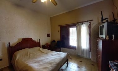 CASA EN VENTA 3 DORM.CON PATIO CIUDAD  DE ONCATIVO