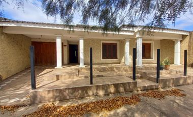 CASA EN VENTA 3 DORM.CON PATIO CIUDAD  DE ONCATIVO