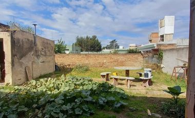 CASA EN VENTA 3 DORM.CON PATIO CIUDAD  DE ONCATIVO