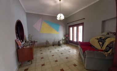 CASA EN VENTA 3 DORM.CON PATIO CIUDAD  DE ONCATIVO