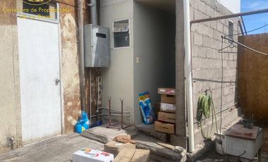 Restaurant y casa en avenida Camarones