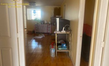 Restaurant y casa en avenida Camarones