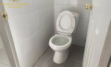 Restaurant y casa en avenida Camarones