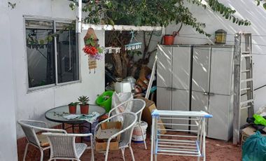 Se Vende casa con Local Comercial en plena avenida Angamos, sector sur.