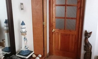 Se Vende casa con Local Comercial en plena avenida Angamos, sector sur.