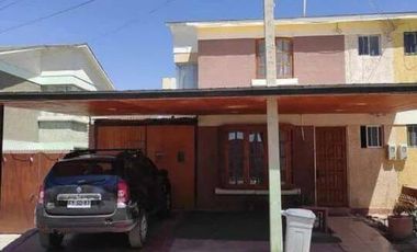 Se vende casa en condominio El Alto, ubicado en la ciudad de Calama.