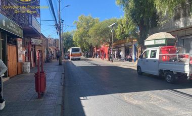 Se vende local comercial en Pleno centro de Calama, Calle Vargas.