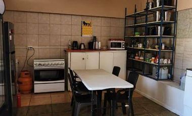 Se arrienda amplia residencial para empresa, en Calle Dinamarca Calama.