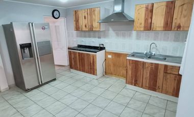 En Venta Casa en Condominio Raulí, sector Jardines del Norte Antofagasta.