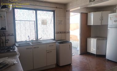 Se arrienda propiedad ubicada en Sotomayor, centro de Calama.