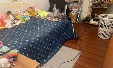 Se vende casa de 2 niveles con negocio de abarrotes, calle talca, Calama.