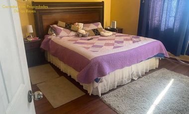 Se vende casa de 2 niveles con negocio de abarrotes, calle talca, Calama.