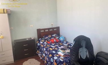 Se vende casa de 2 niveles con negocio de abarrotes, calle talca, Calama.