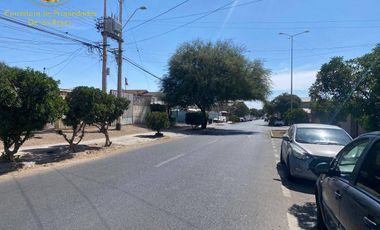 Se vende propiedad con local comercial ubicada en Vicuña Mackenna, Calama.