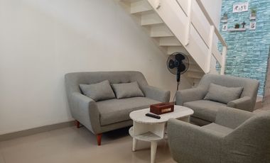 DISEWA RUMAH 2LT NYAMAN SEJUK FURNISHED TAHUNAN VENESIA SENTUL SSR165