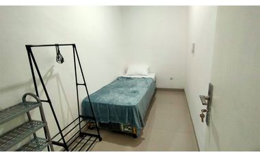 DISEWA RUMAH 2LT NYAMAN SEJUK FURNISHED TAHUNAN VENESIA SENTUL SSR165