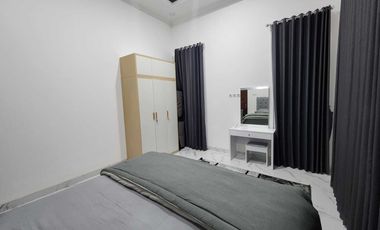 DISEWA RUMAH TAHUNAN 2 LANTAI KOLAM RENANG BISA SURVEY SENTUL SSR860